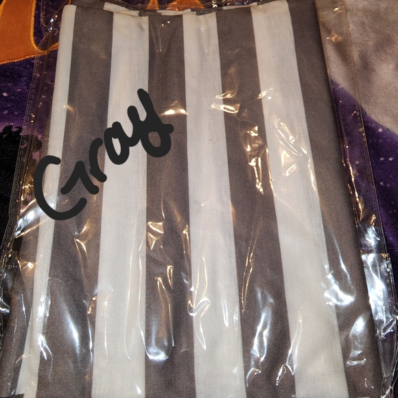 🎆 Striped Infinity Scarf | Lightweight | Multiple Colors | OS - Picture 4 of 12